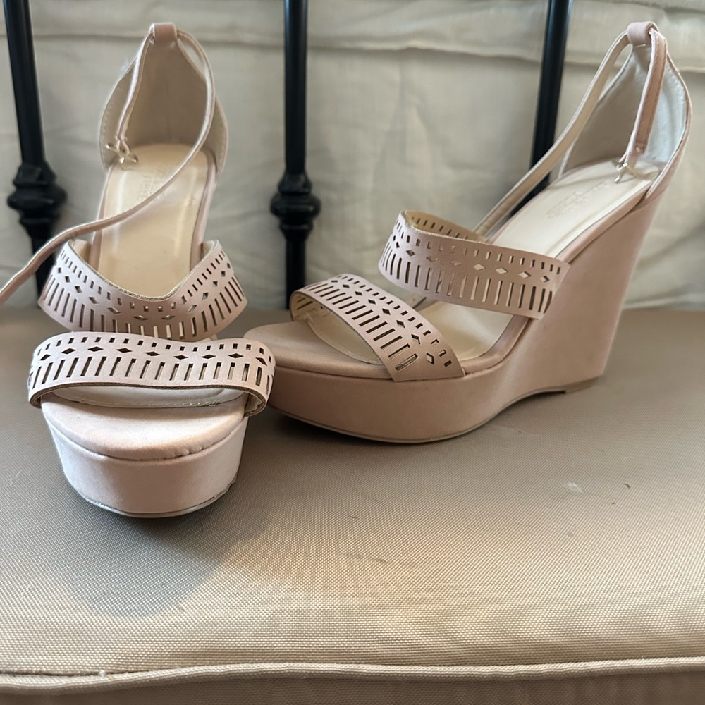 Pinky Nude wedge